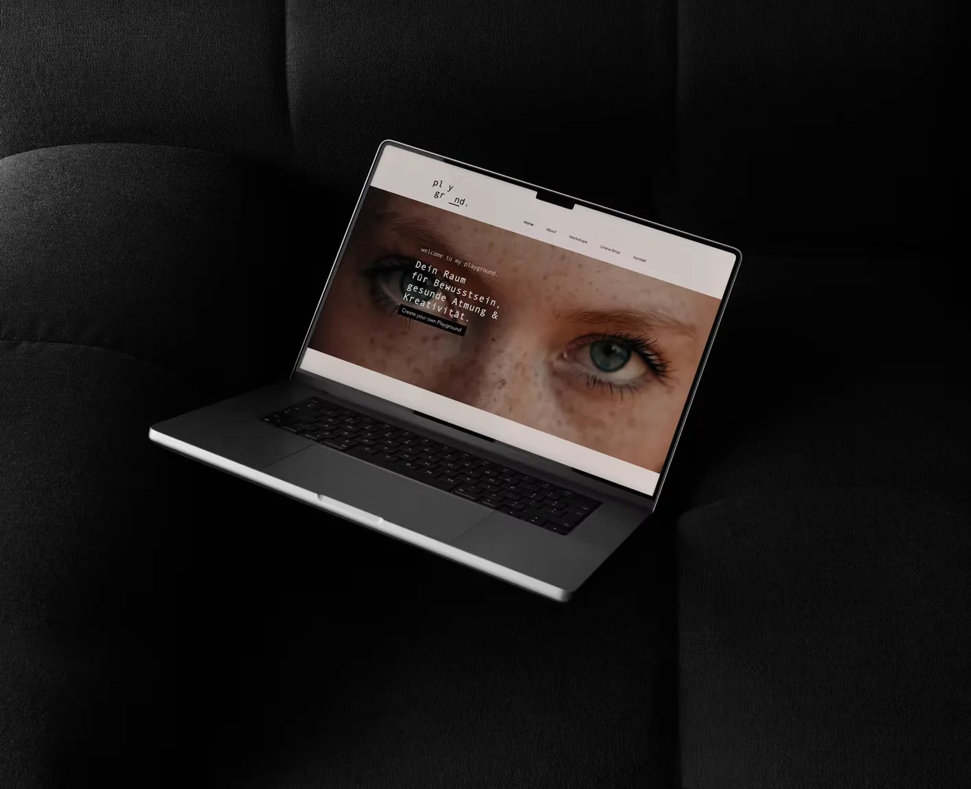 Laptop mit Webdesign
